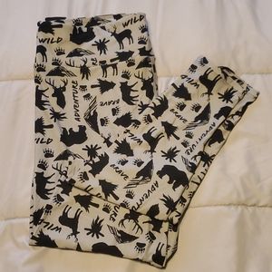 LuLaRoe Wilderness Leggings TC NWOT